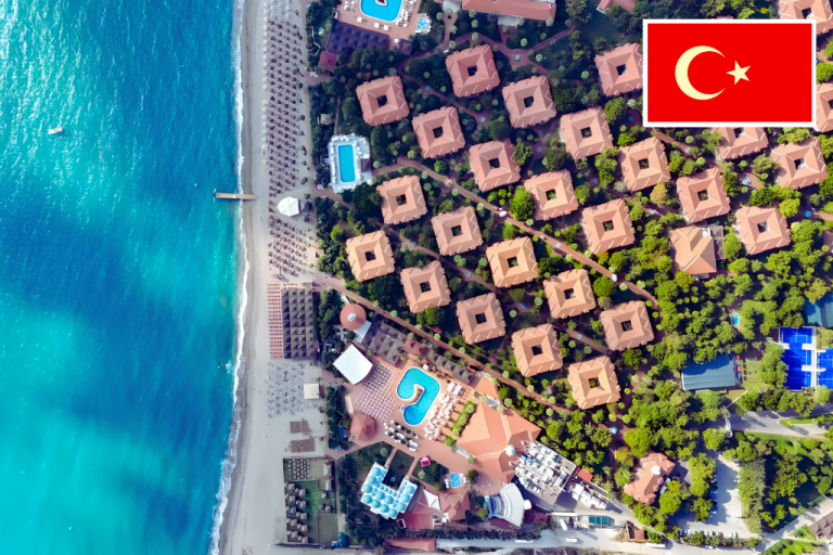 „Ali Bey Club & Park“ –  dizainerio kurti šimtų augalų sodai, 70 teniso ir padelio kortų, puikus Ultra maistas ir vandens pramogos 🌳🐢 🌊