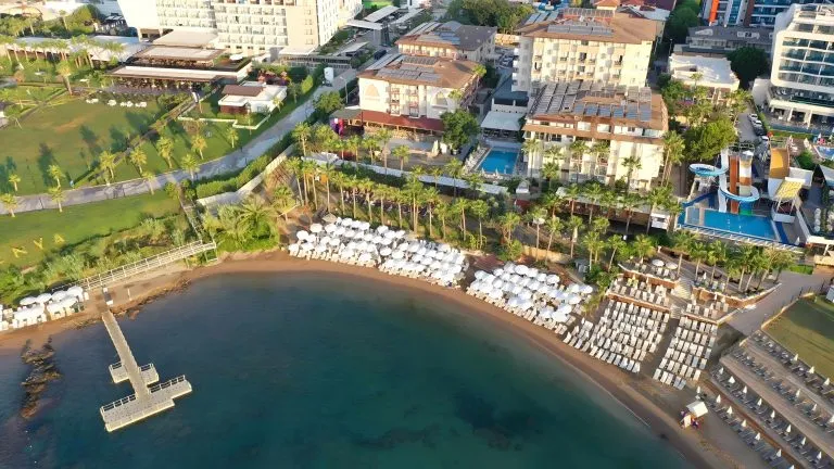 Eos Beach Resort: 2025-ųjų renovacija, saldi kaina už aukštą Ultra viskas įskaičiuotą vertę ir saugią įlanką šeimai 🍦🏆