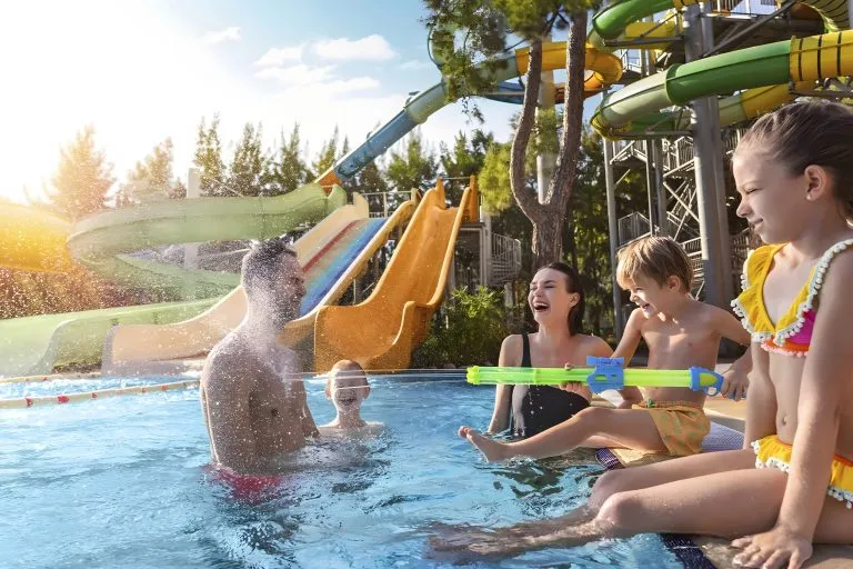 Akka Antedon nepriklausomas nuo oro: baseinai ir kalneliai visada šilti 🌡️🌊  Robotika, kultinis vaikų klubas, ortopedinis miegas, nuosava kavos rūšis ir maistas išrankiems❤️