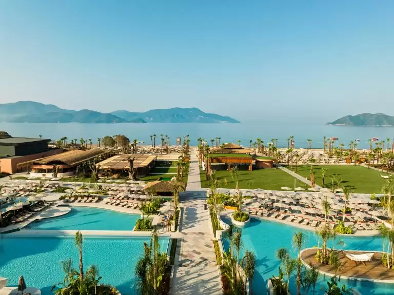 Naujoji stiliaus ir veiksmo simfonija šeimos ir suaugusiųjų zonose Fetijos panoramų fone – XO Cape Arnna Fethiye ✨