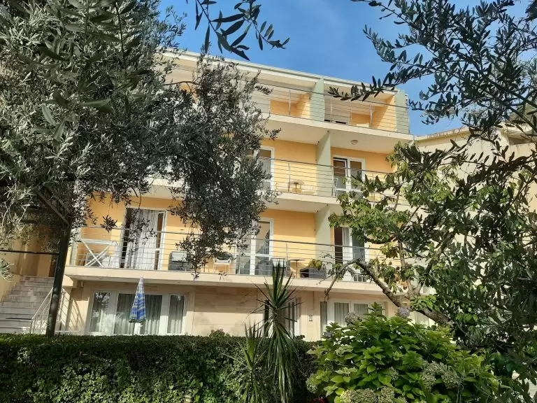 Apartments Sara Lux Budvoje – jaukios atostogos Juodkalnijoje
