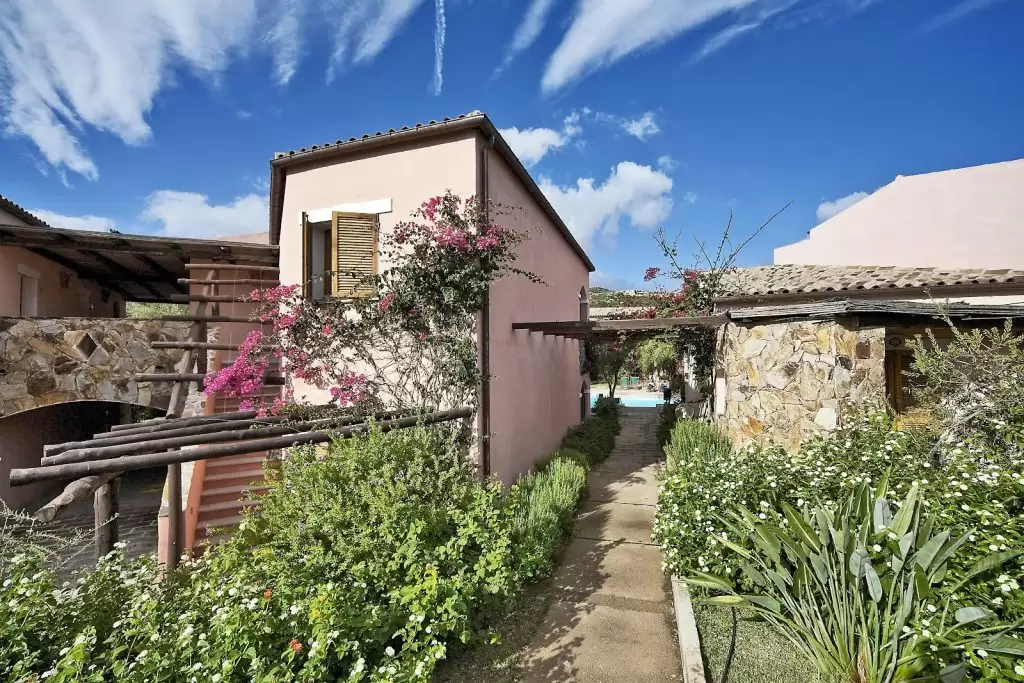 CALA DI FALCO RESORT RESIDENCE — <a href=