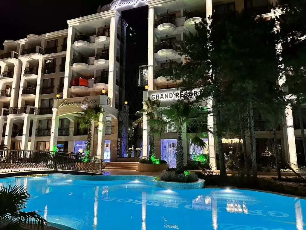Harmony Suites Grand Resort Deluxe — <a href=