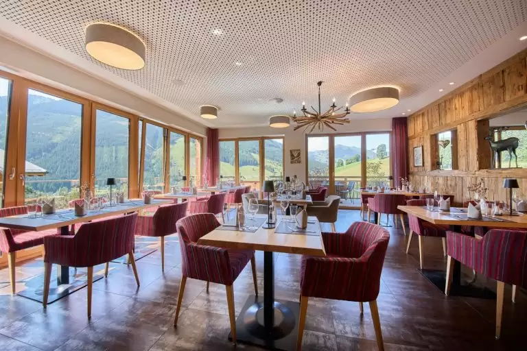 ALPENPARKS HOTEL & APARTMENT CENTRAL (ZELL AM SEE) — Austrija, Zell Am See nuotrauka