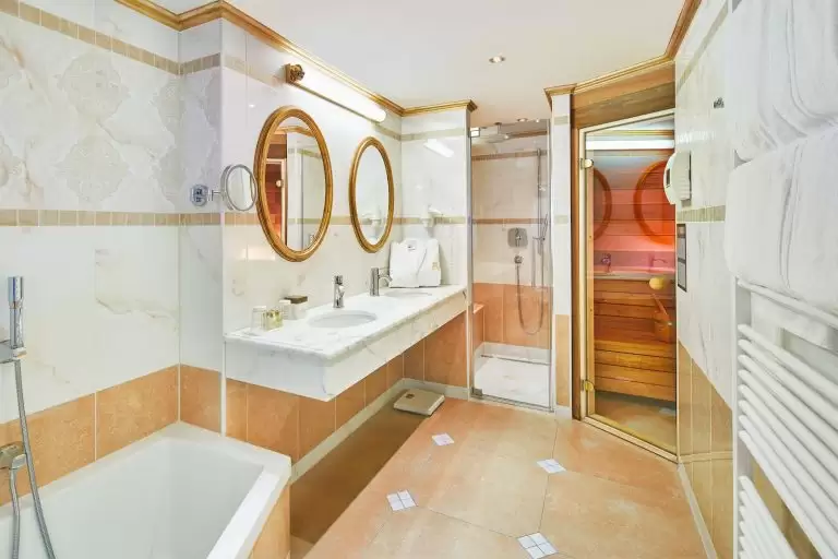 GRAND HOTEL ZELL AM SEE — Austrija, Zell Am See nuotrauka