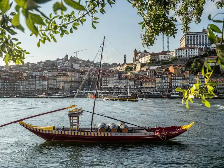Pigi kelionė į Portugaliją: kaip sutaupyti pinigų